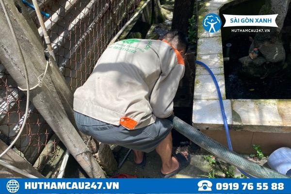 Giá dịch vụ hút bể phốt Phú Thọ của công ty Hút hầm cầu Sài Gòn Xanh cực kỳ phải chăng